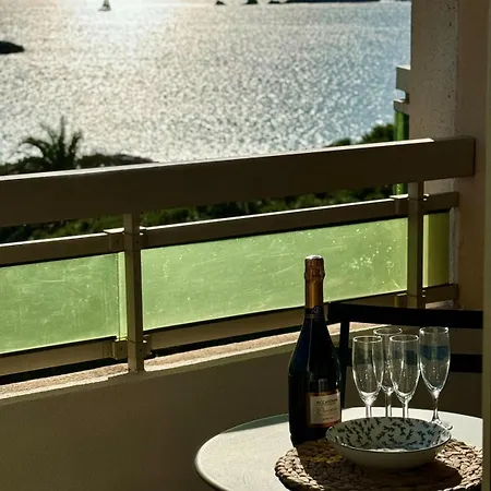 Beautiful Stunning View Of The Lion De *