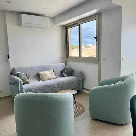 Beautiful Stunning View Of The Lion De