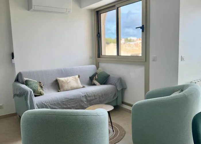 Beautiful Stunning View Of The Lion De